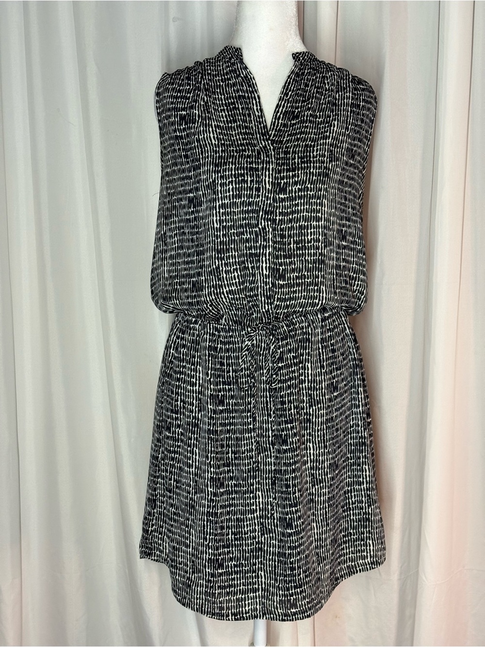 Hilary Radley Black and White Sleeveless Drawstring Mini Dress Size 4
